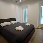 Vittoria Tre Piazze Apartments